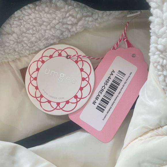 Umgee Pink Star Printed Zip Up Vest With Sherpa Detail - Picture 8 of 11